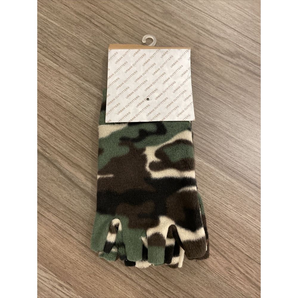 Urban Outfitters Fingerless Polar Glove Camo One Size